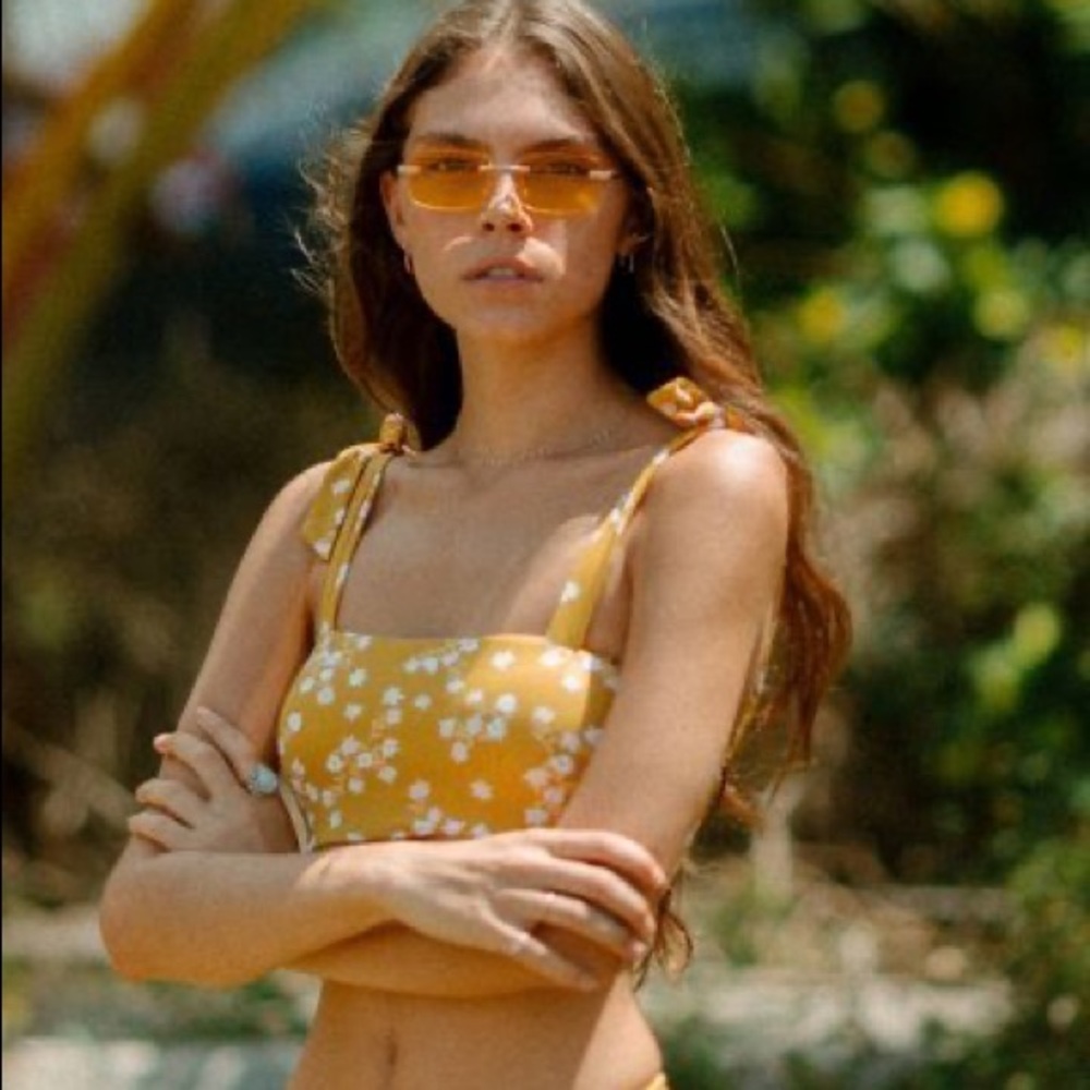 NWT Billabong X UO Exclusive Outta Time Bikini Top